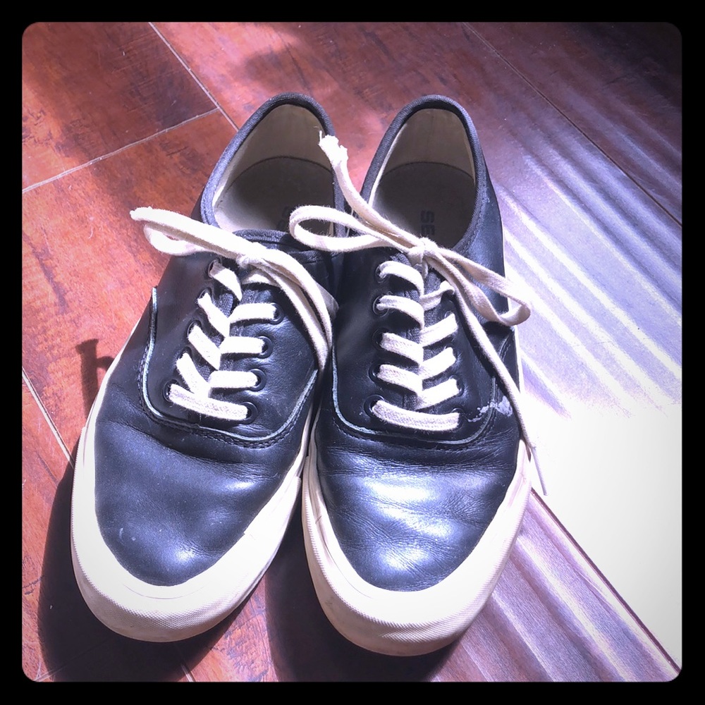 Classic black SeaVees